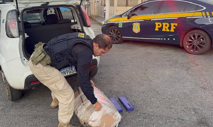 PRF apreende 35kg de maconha em veículo com casal e criança de 3 anos na BR-262