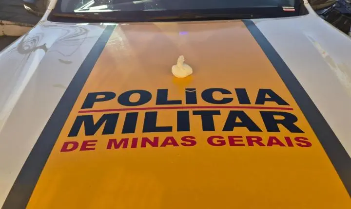 Dupla é presa com cocaína durante operação antidrogas na MGC-452, em Perdizes